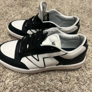 Lowland ComfyCush Leather Shoes